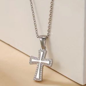 NEW IN BOX STAINLESS STEEL DAINTY CROSS NECKLACE - CHAIN WITH PENDANT